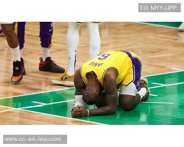 詹姆斯与裁判争执未受罚太阳博主引用规则质疑公正性 詹姆斯与裁判争执未受罚太阳博主引用规则质疑公正性