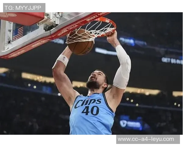 祖巴茨替补席处理脚踝伤势赛后走路一瘸一拐引发关注 祖巴茨替补席处理脚踝伤势赛后走路一瘸一拐引发关注